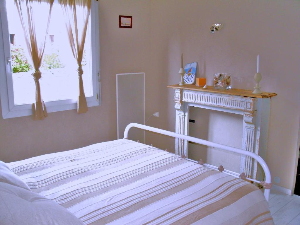 Chambres D'Hotes Vue Mer Entre Plestin Les Greves Et Locquirec Room photo